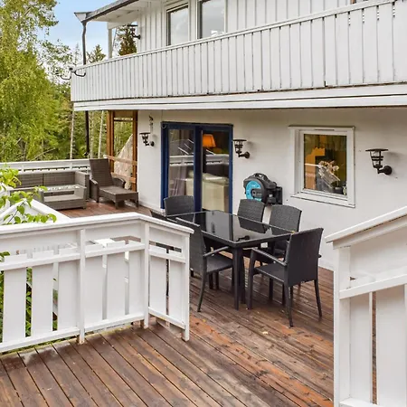 Lovely In With Kitchen Apartment