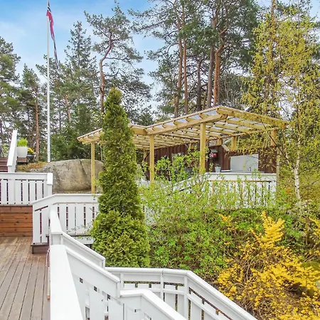 3 Bedroom Pet Friendly In