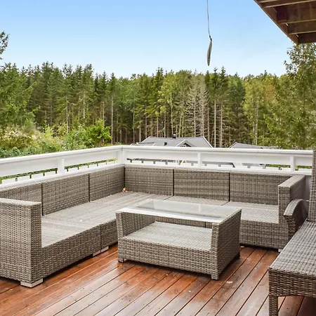 3 Bedroom Pet Friendly In *